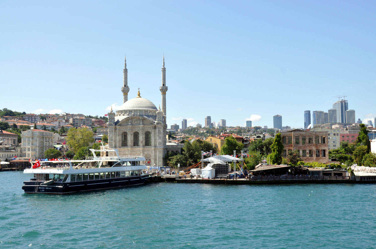 أشياء يمكن ممارستها في اسطنبول | رحلة بحرية في مضيق البوسفور