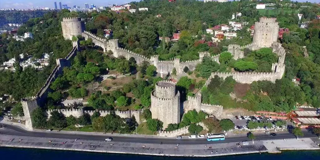 قلعة روملي بالقرب من بيبيك